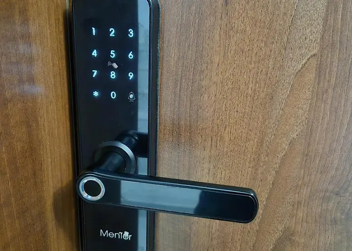 Cinque Stelle アパートホテル 4*